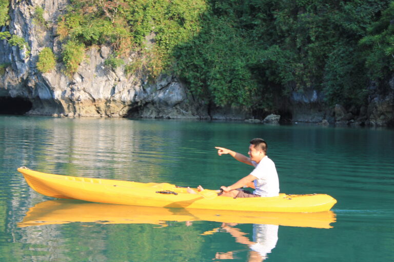 dẫn kayak